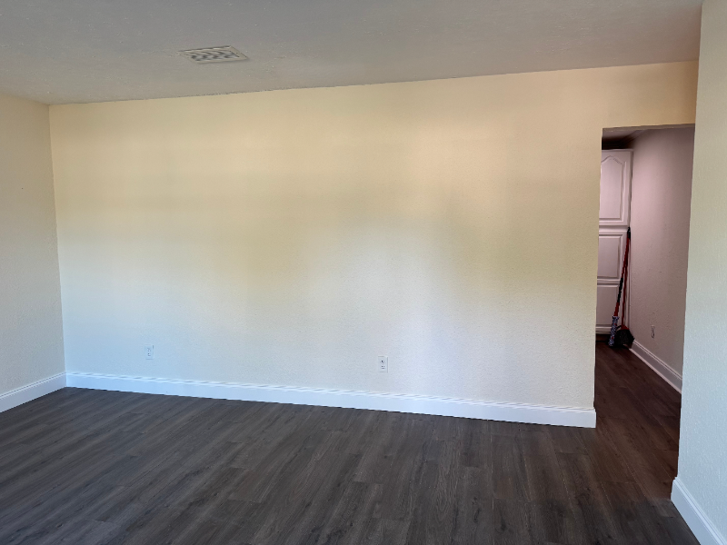 213 Amellia Pl - Photo 3 of 18