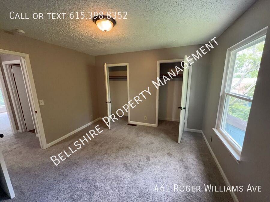 461 Roger Williams Ave - Photo 5 of 14