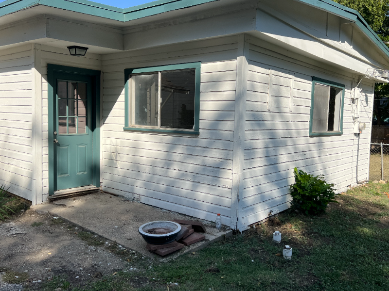 804 E Cantey St - Photo 6 of 19