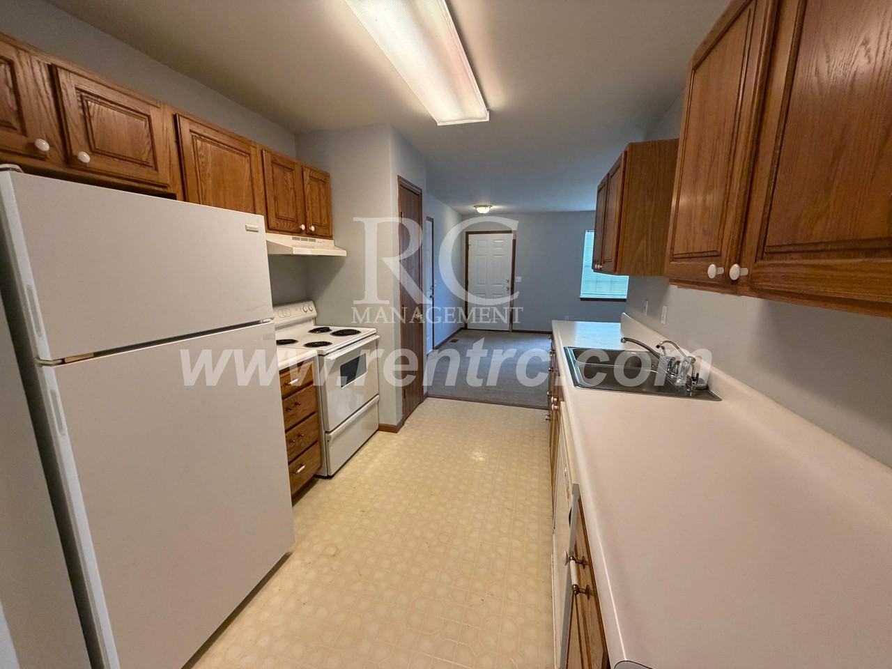 712 W Elm St #W - Photo 2 of 15