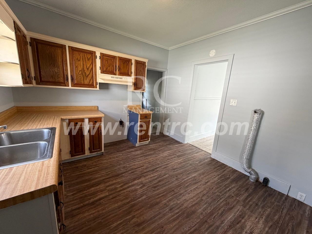 1323 N Grant St - Photo 2 of 17