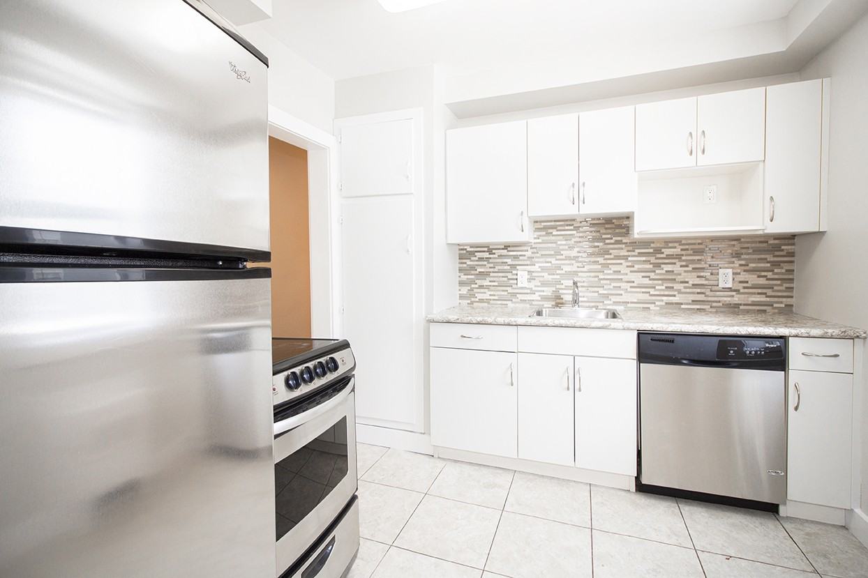 305 Marion Street - Photo 3 of 18