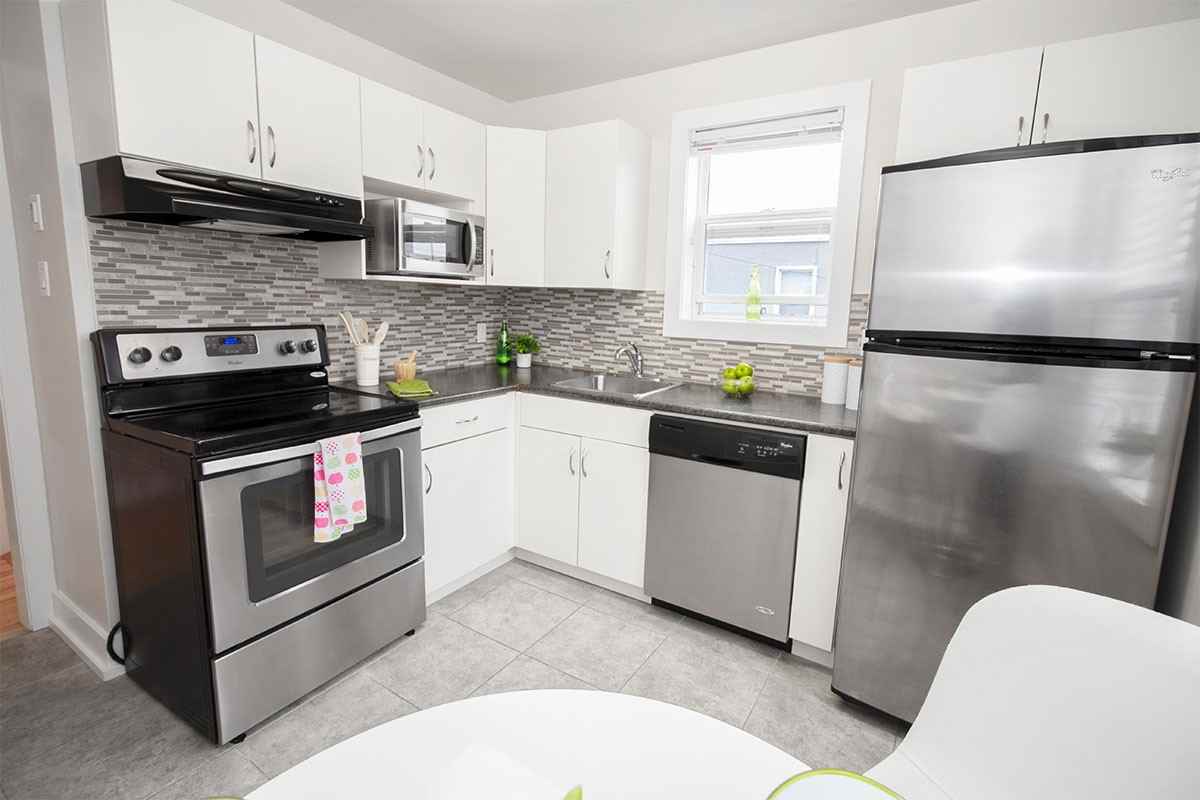 306 Goulet Street - Photo 4 of 27