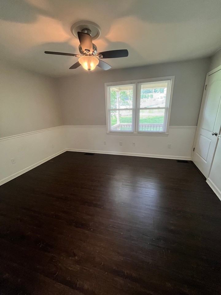 1703 Mayflower Dr - Photo 2 of 8