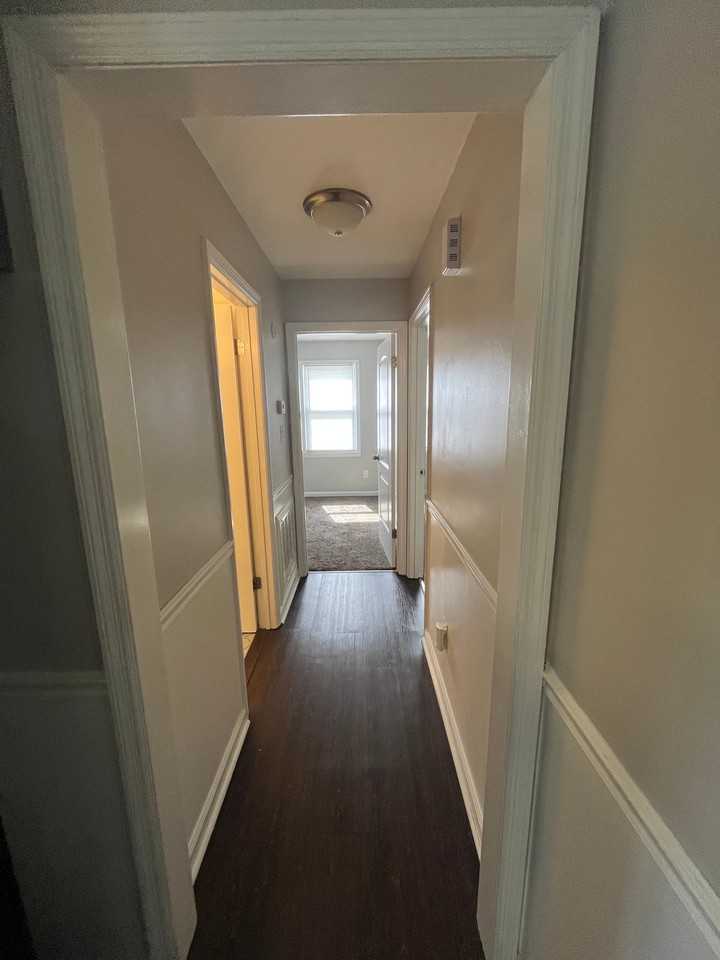 1703 Mayflower Dr - Photo 4 of 8