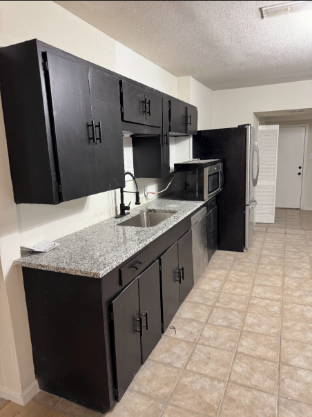 606 Springdale Rd - Photo 3 of 8