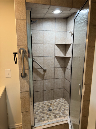 606 Springdale Rd - Photo 5 of 8