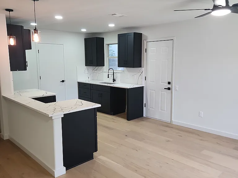 2410 Santa Rita St - Photo 3 of 22