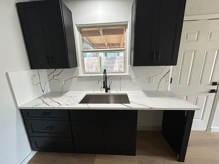 2410 Santa Rita St - Photo 4 of 22