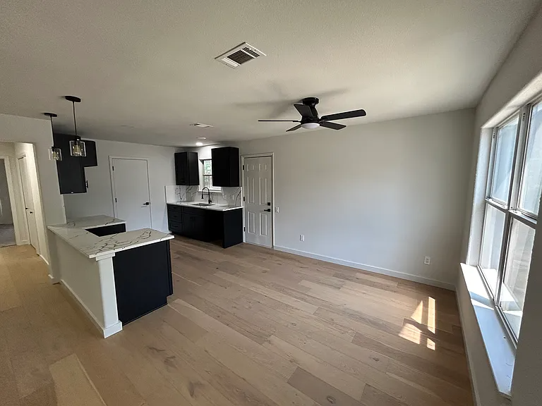 2410 Santa Rita St - Photo 7 of 22