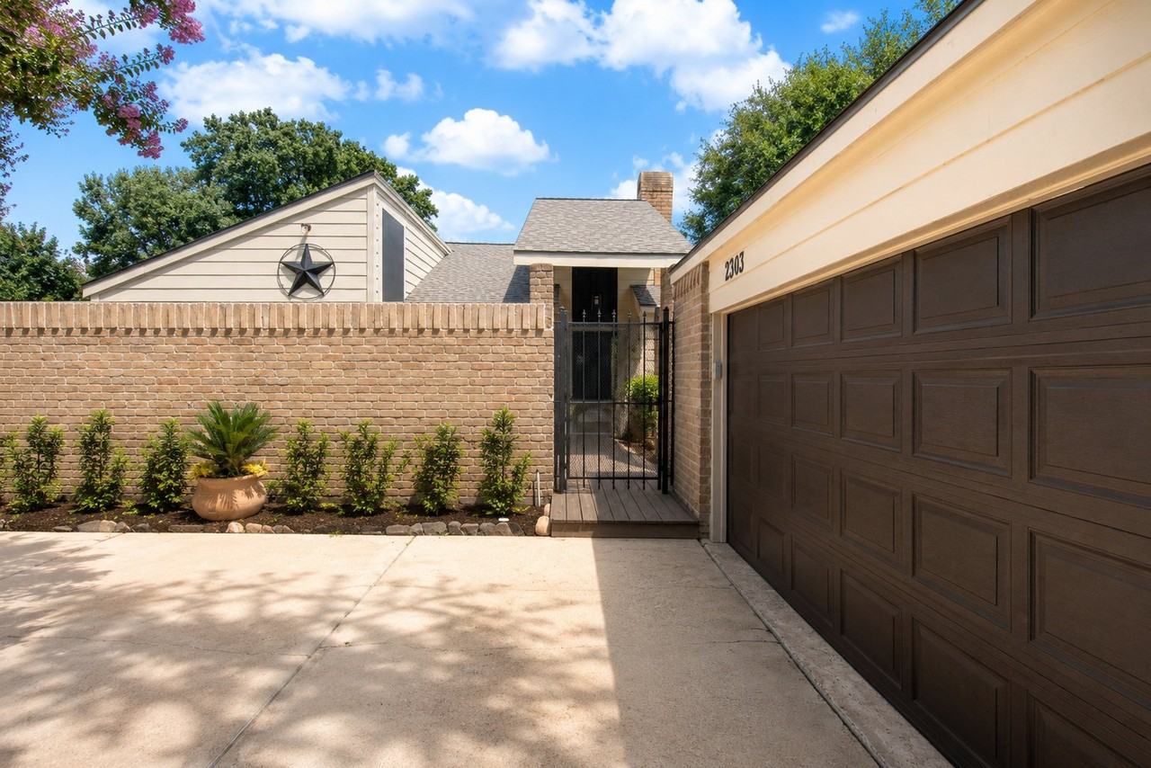 2303 Silver Sage Dr - Photo 2 of 26
