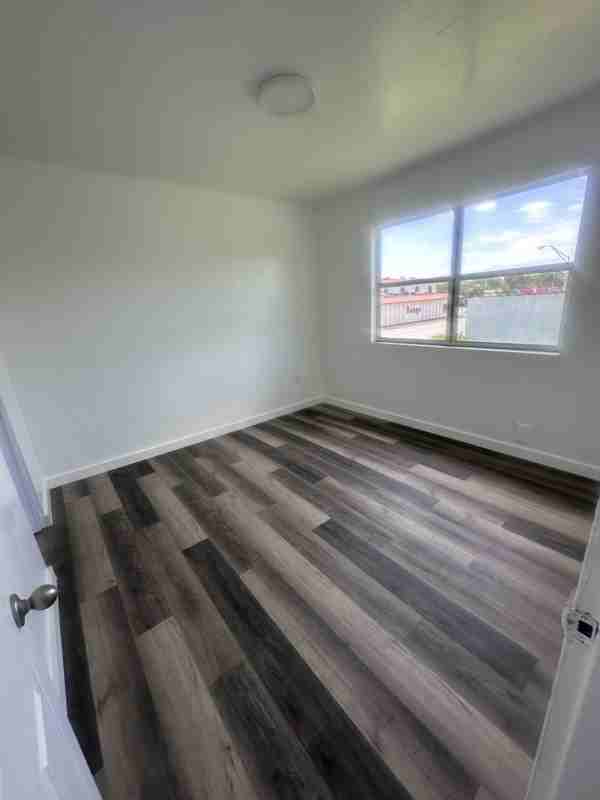 5820 Nw 17th Ave #6 - Photo 4 of 4