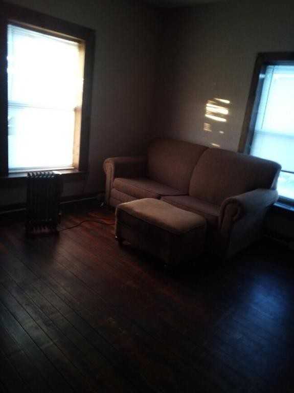 118 E Railroad St #5 - Photo 2 of 5