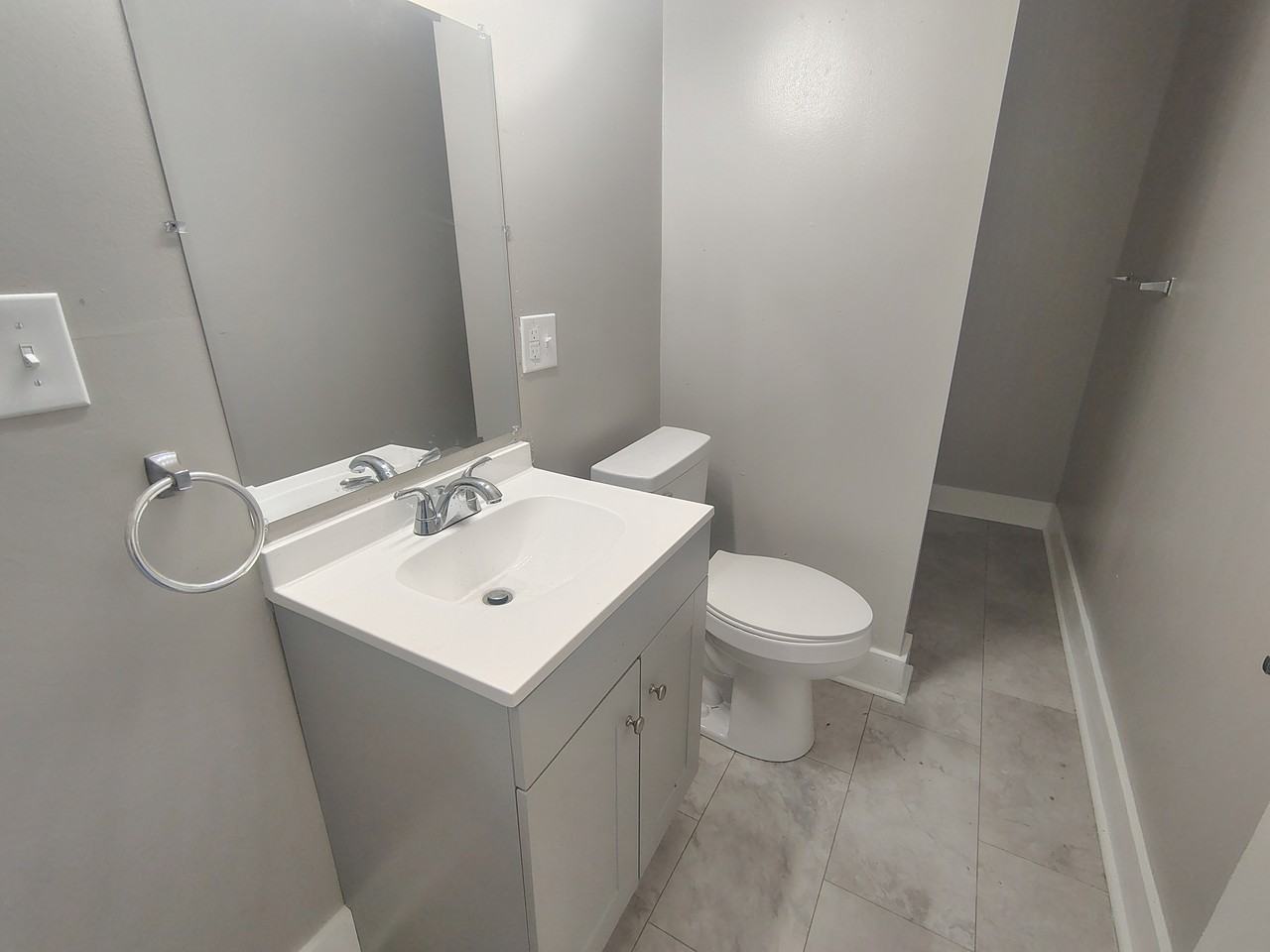 804 Irving Ave - Photo 4 of 11