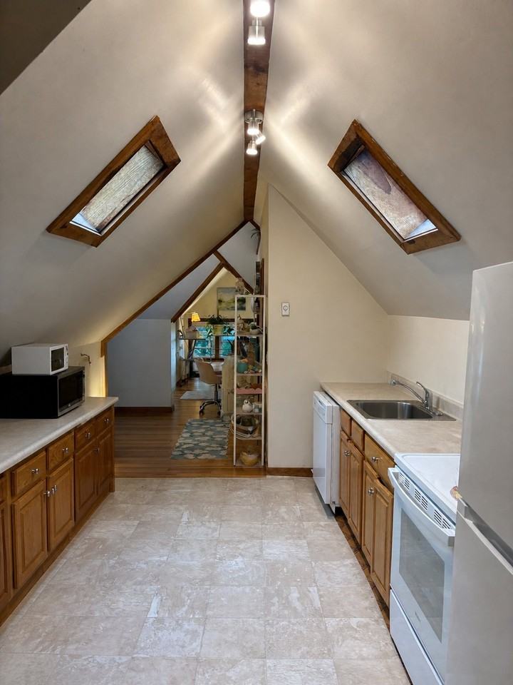 194 Harvard St #5 - Photo 3 of 7