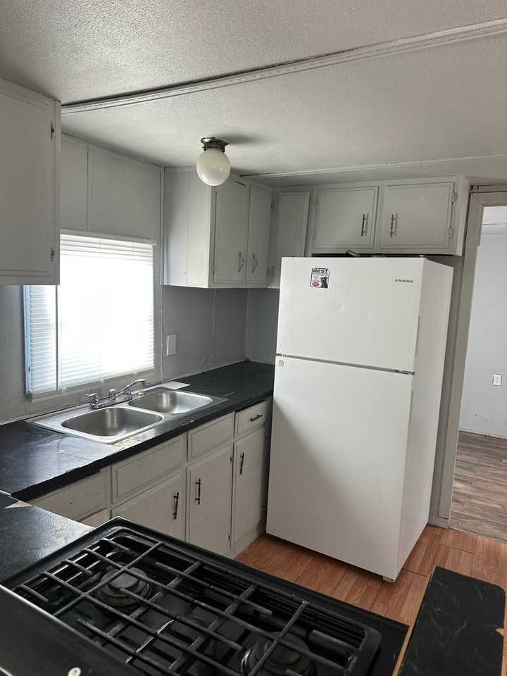 951 N Auburn Ave #32 - Photo 6 of 7