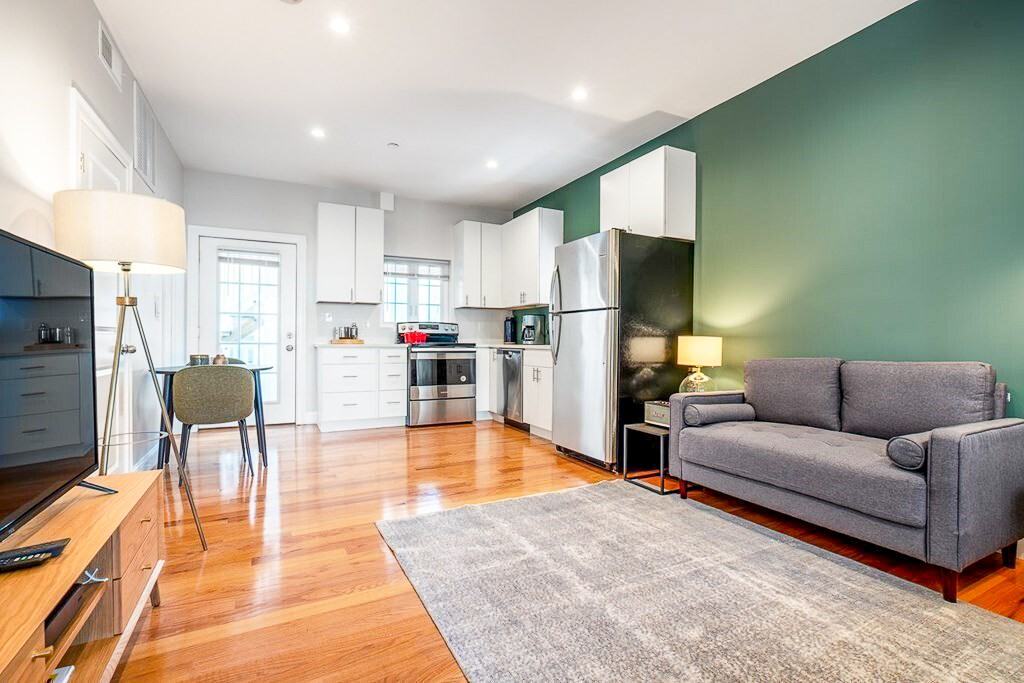 309R Sumner - Photo 2 of 9