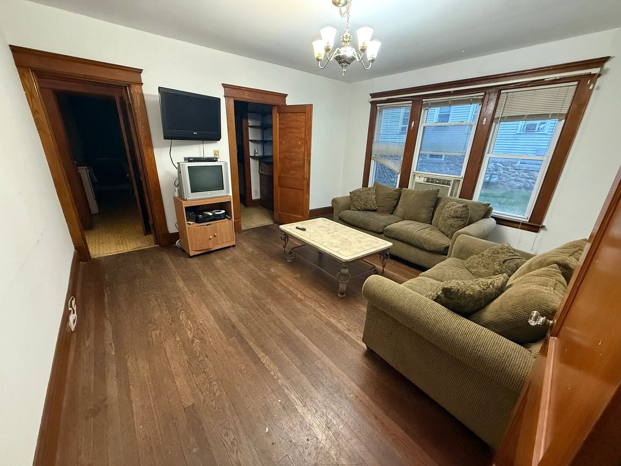 36 Grandview Ave - Photo 4 of 16