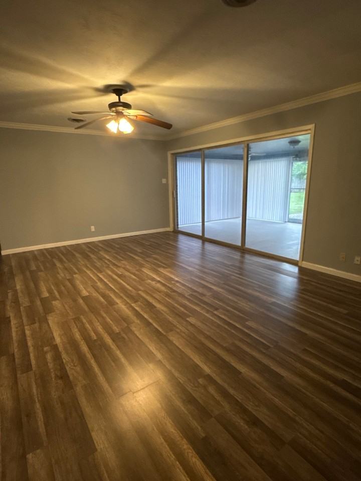 2145 Treemont Ln - Photo 3 of 9