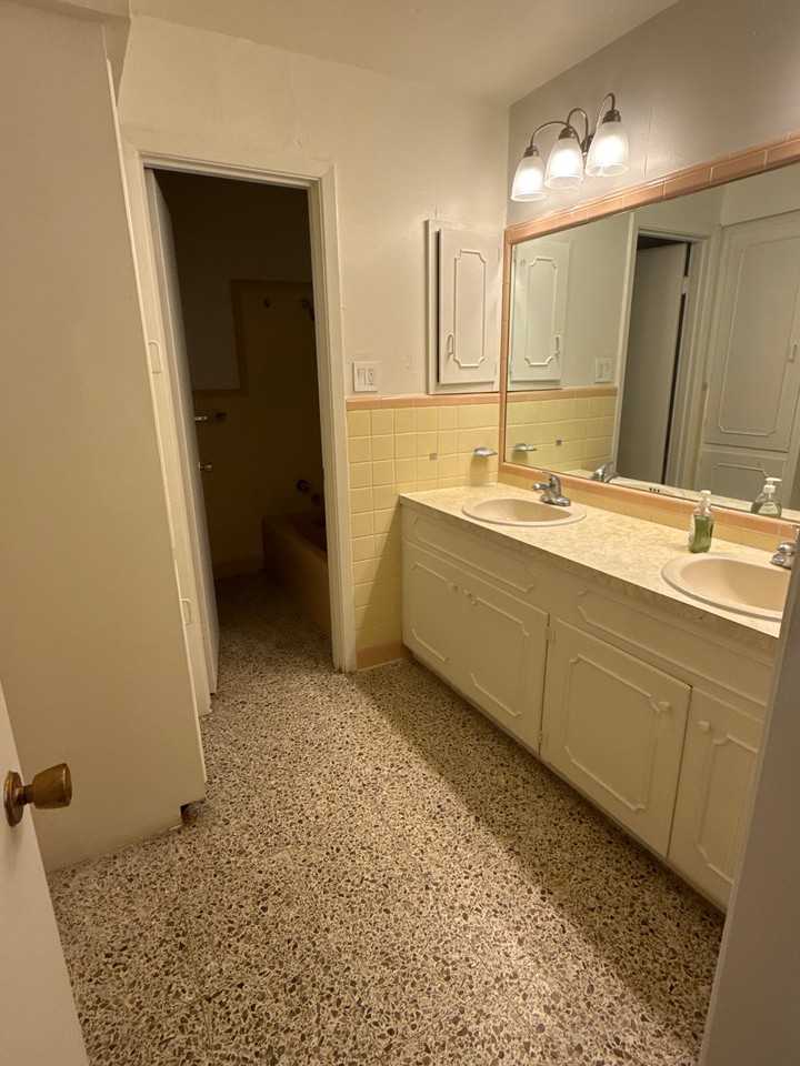 2145 Treemont Ln - Photo 4 of 9
