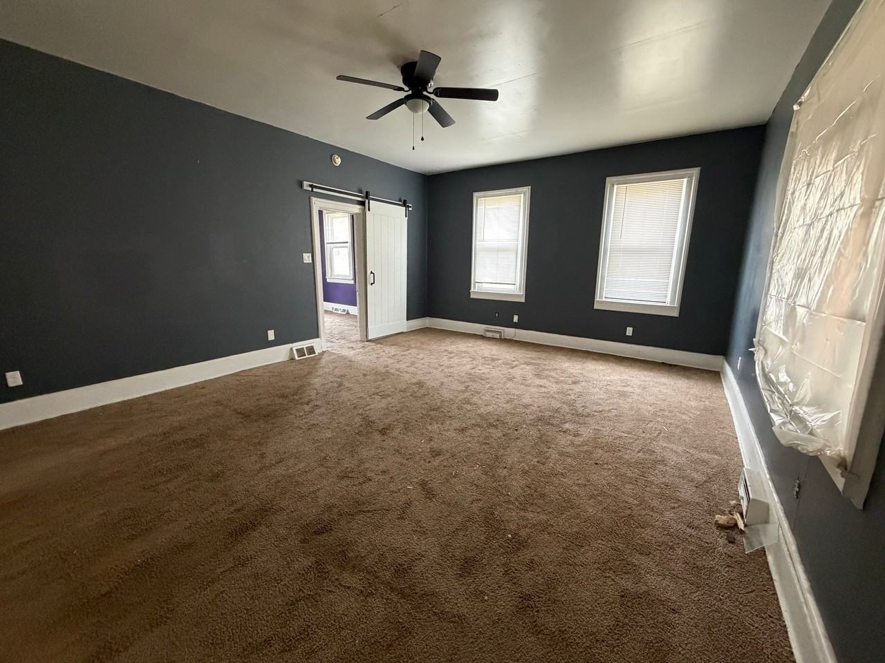 202 S Vine St - Photo 4 of 8