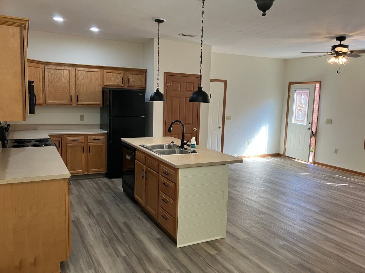 1034 Laurel Tree Ct - Photo 4 of 20