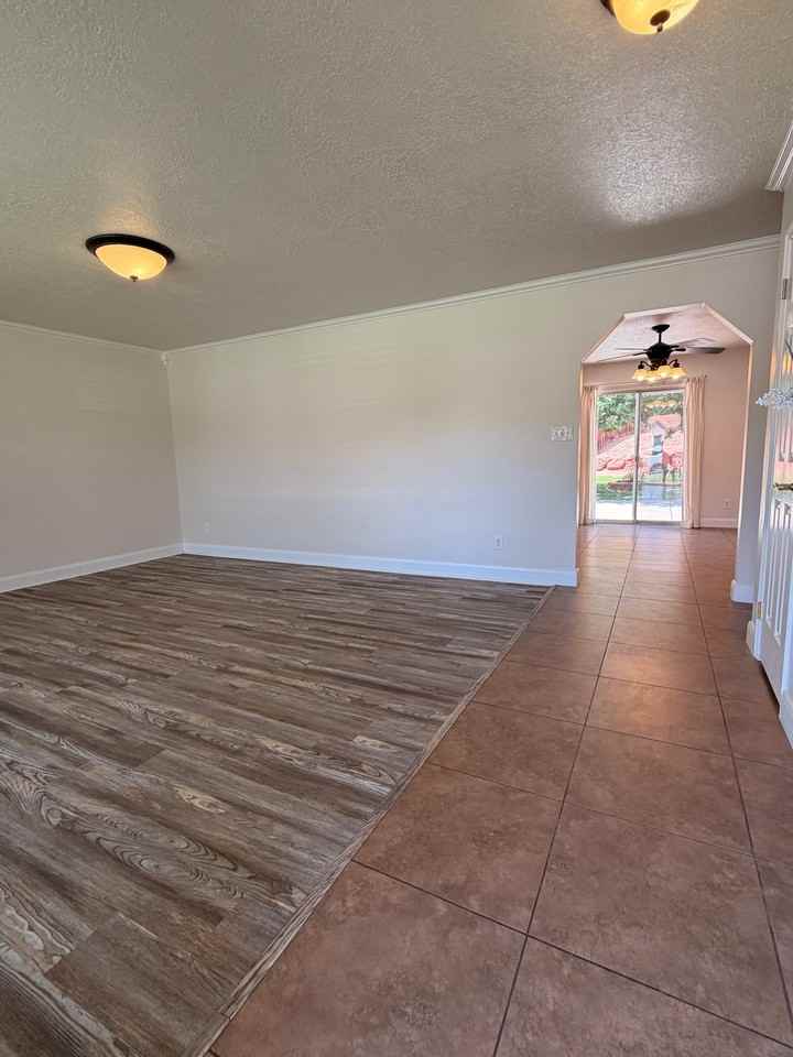 1743 W Green Valley Ln - Photo 6 of 20