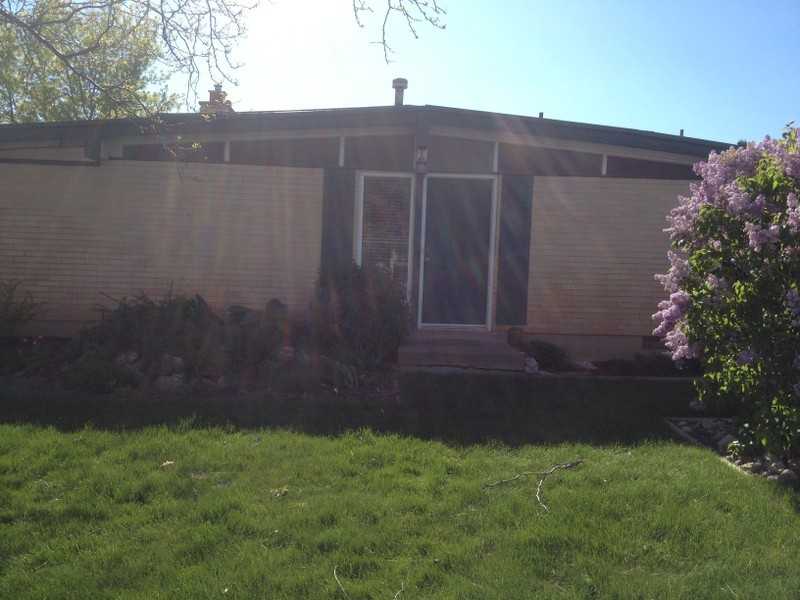 797 N Fairfield Rd - Photo 4 of 16