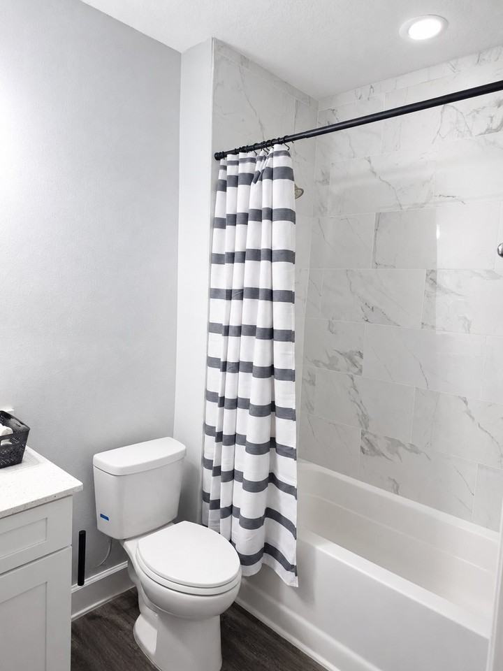 2235 Fraser St - Photo 5 of 21