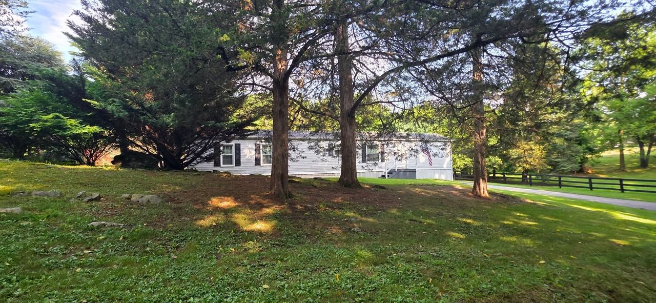 11734 Harp Rd - Photo 2 of 35