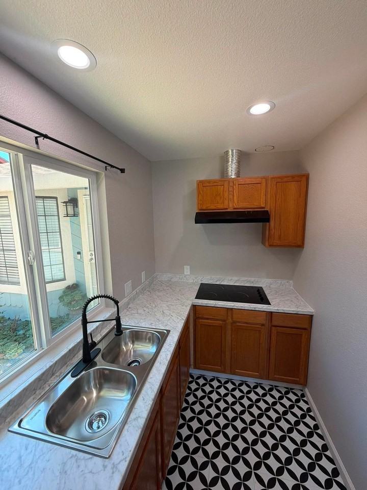 1300 Dezzani Ln #A - Photo 5 of 8