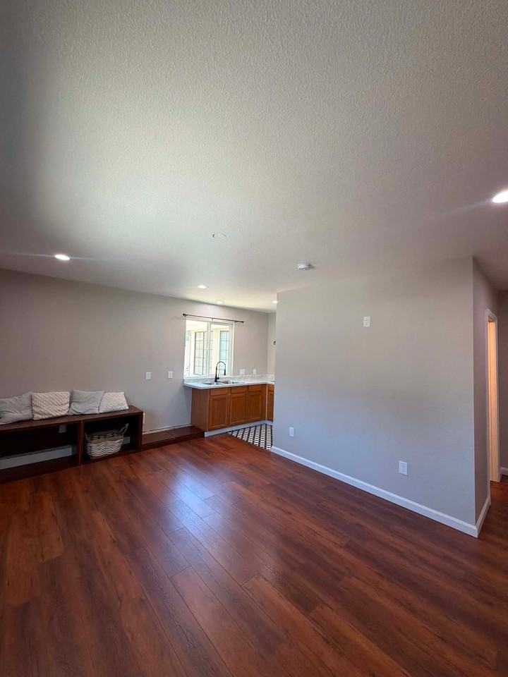 1300 Dezzani Ln #A - Photo 6 of 8