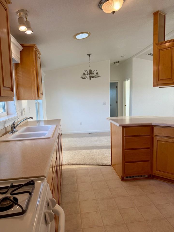 12884 N Jack Tone Rd - Photo 5 of 15