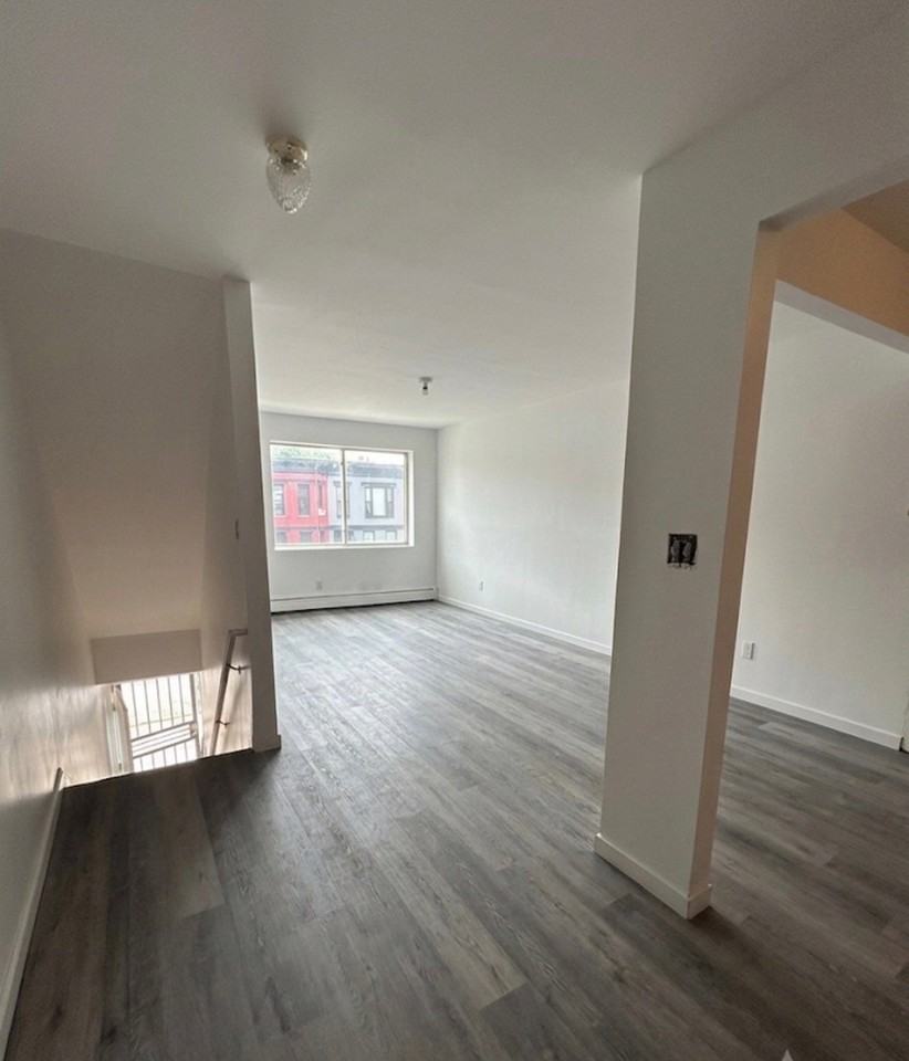 747 Lexington Ave #2 - Photo 3 of 9