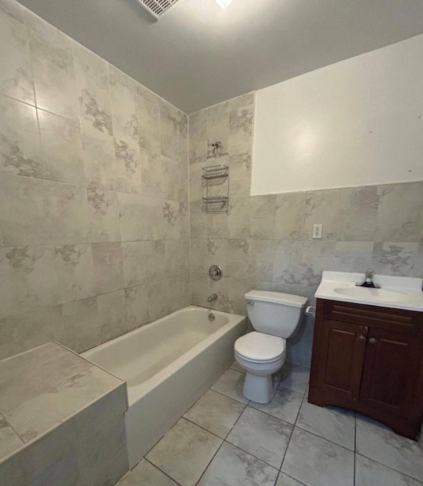 747 Lexington Ave #2 - Photo 5 of 9