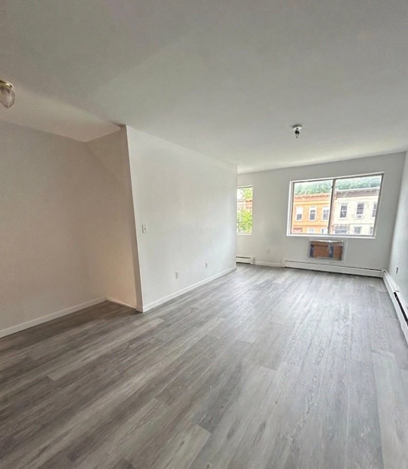 747 Lexington Ave #2 - Photo 6 of 9
