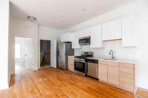 featured image of 3107 N Harding Ave #2W