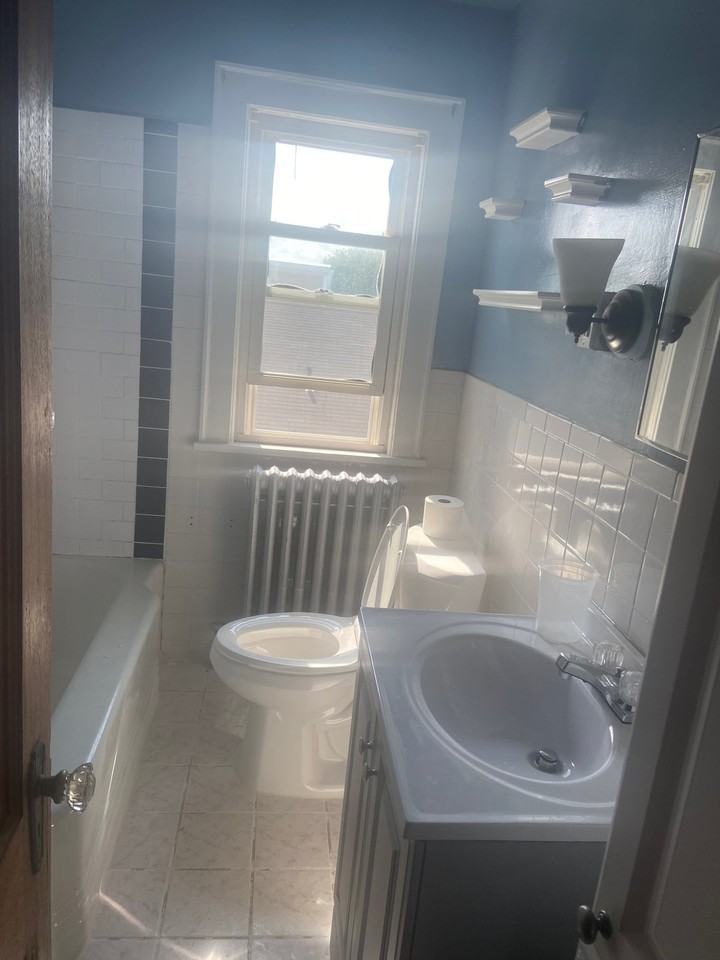 328 Jackson Ave - Photo 4 of 7