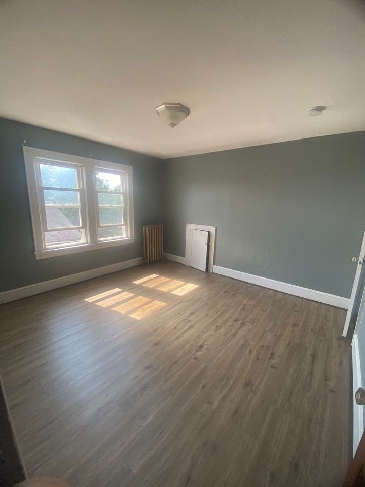 328 Jackson Ave - Photo 6 of 7