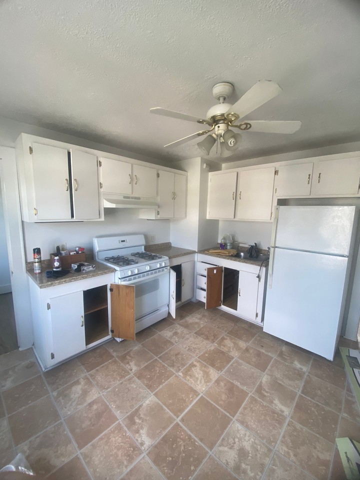 328 Jackson Ave - Photo 7 of 7