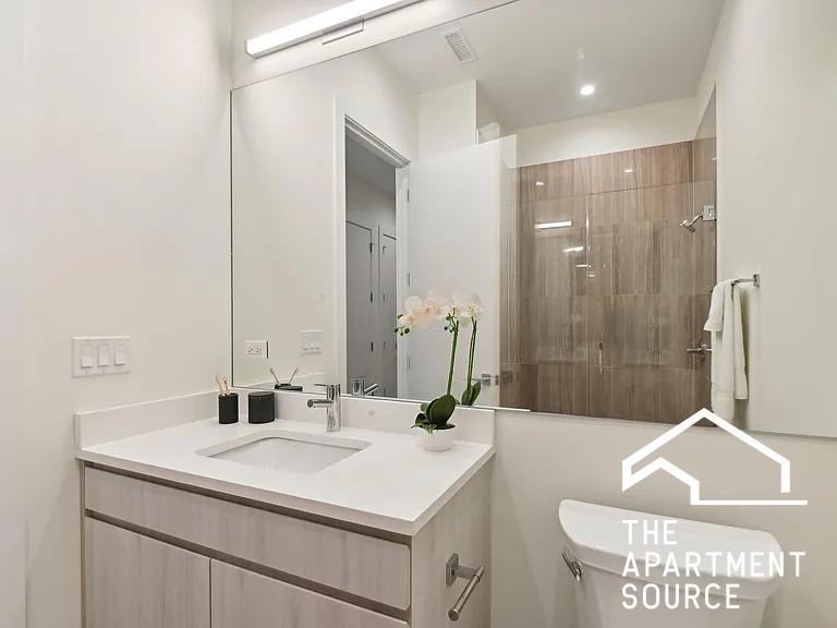 812 W Adams St #505 - Photo 6 of 7