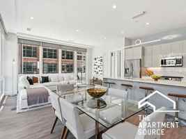 featured image of 812 W Adams St #315