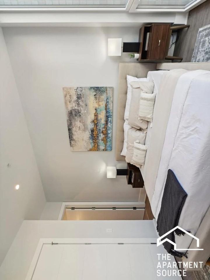 812 W Adams St #315 - Photo 3 of 8