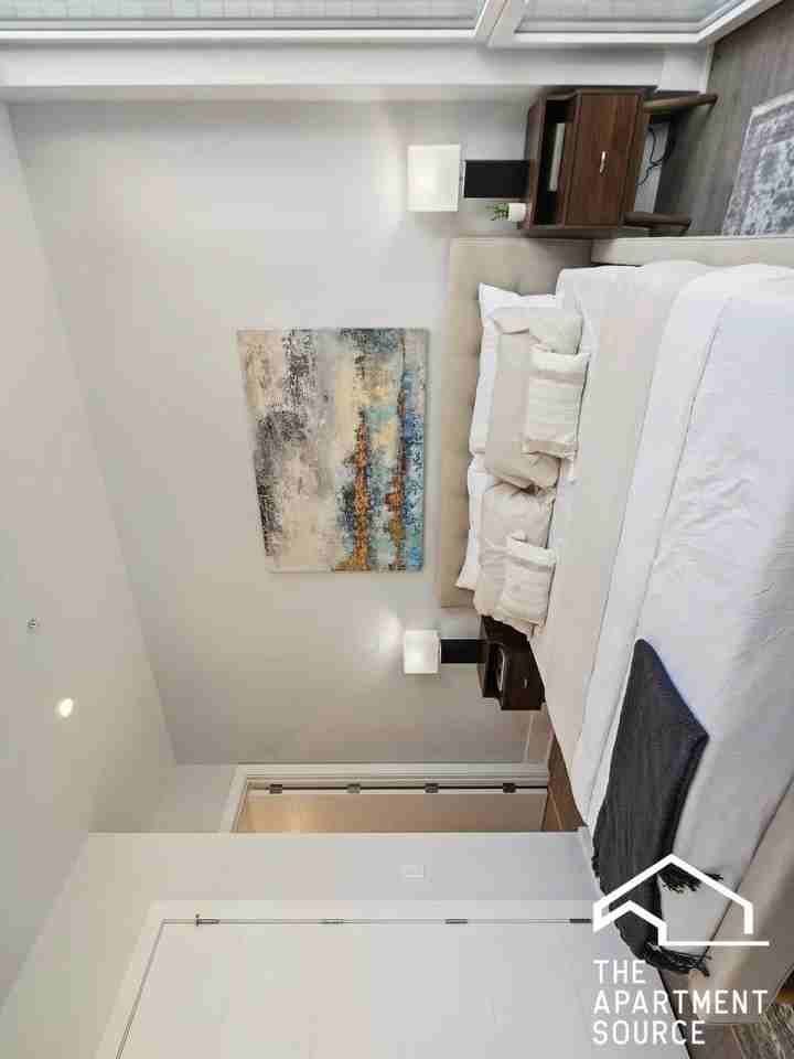 812 W Adams St #611 - Photo 3 of 8