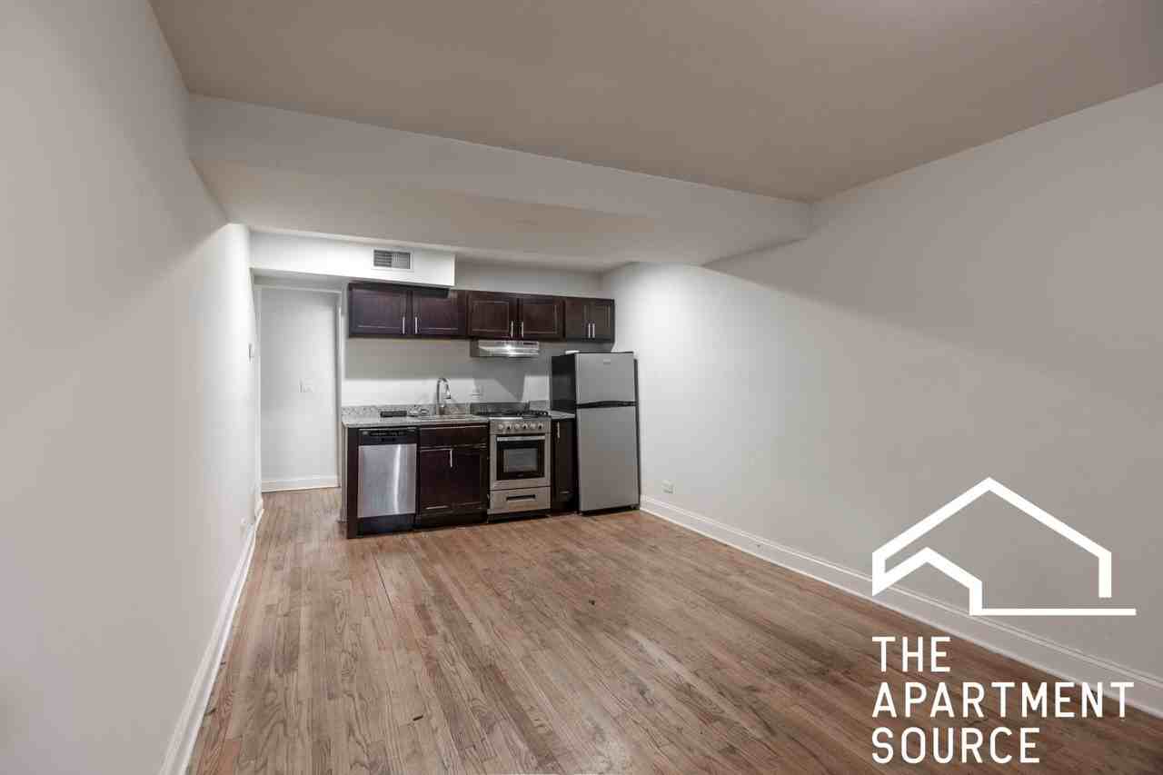 N Ashland Ave #W2 - Photo 3 of 10