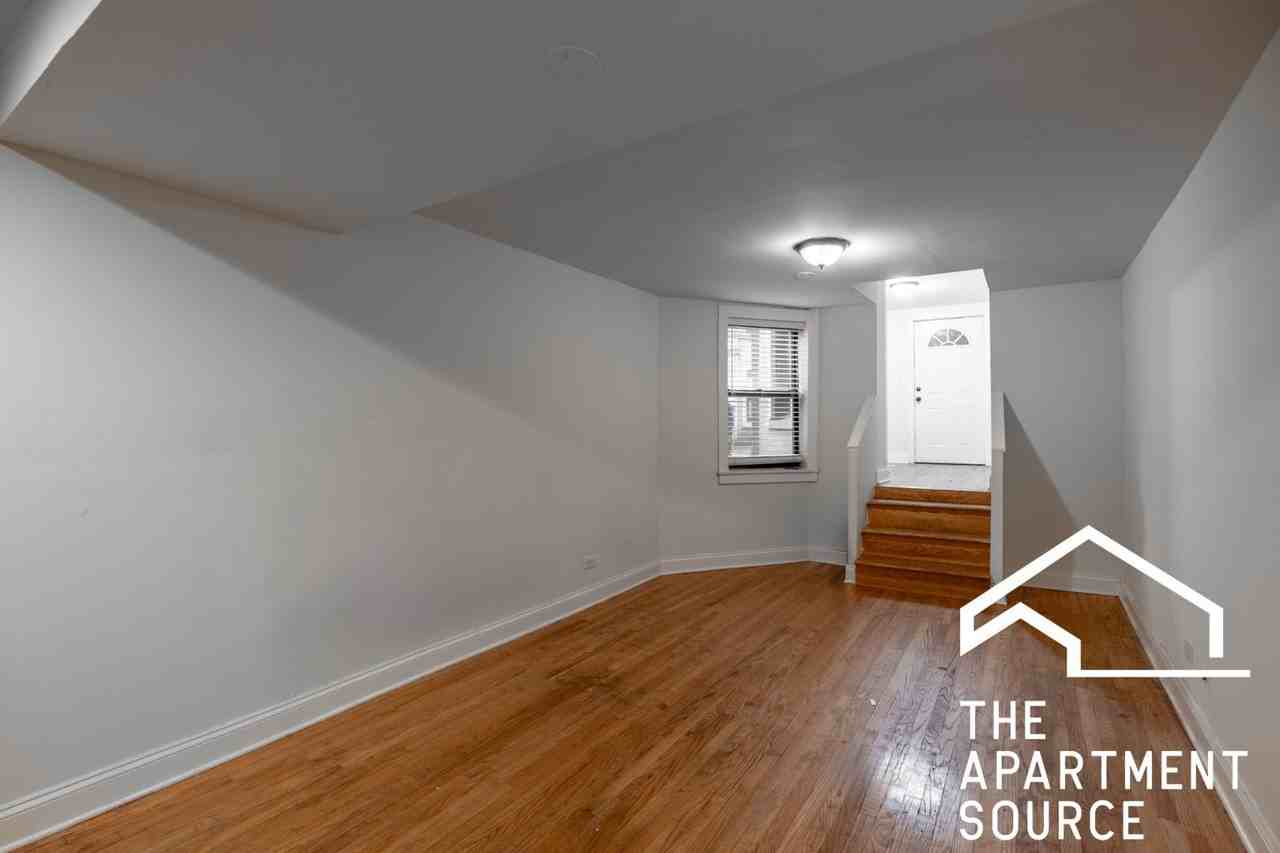N Ashland Ave #W2 - Photo 4 of 10