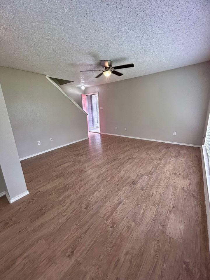 306 Belmont St #B - Photo 5 of 9