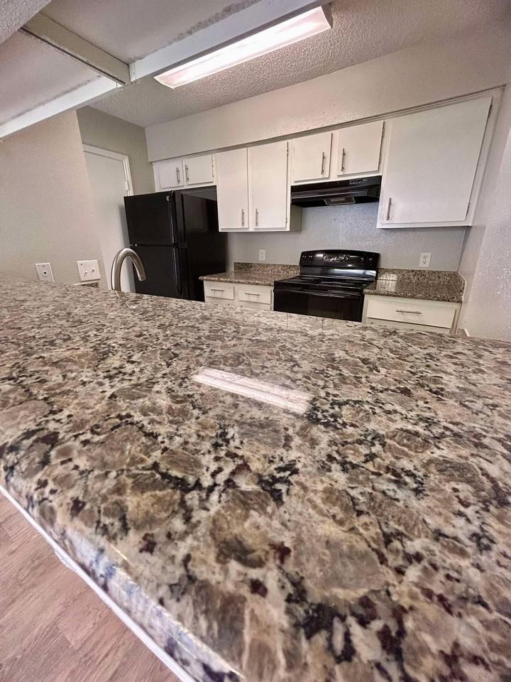 306 Belmont St #B - Photo 7 of 9