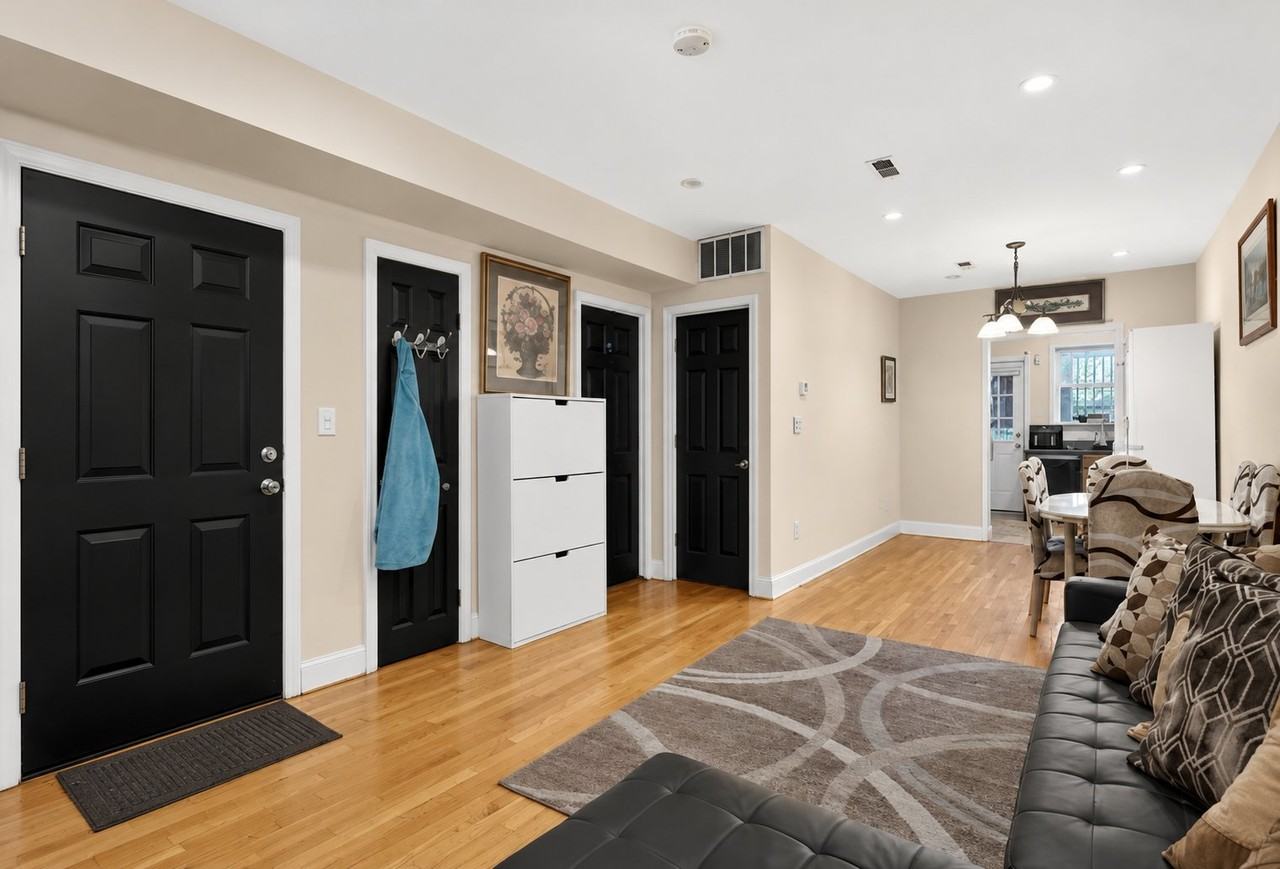 7 Chesterton St #1 - Photo 2 of 11