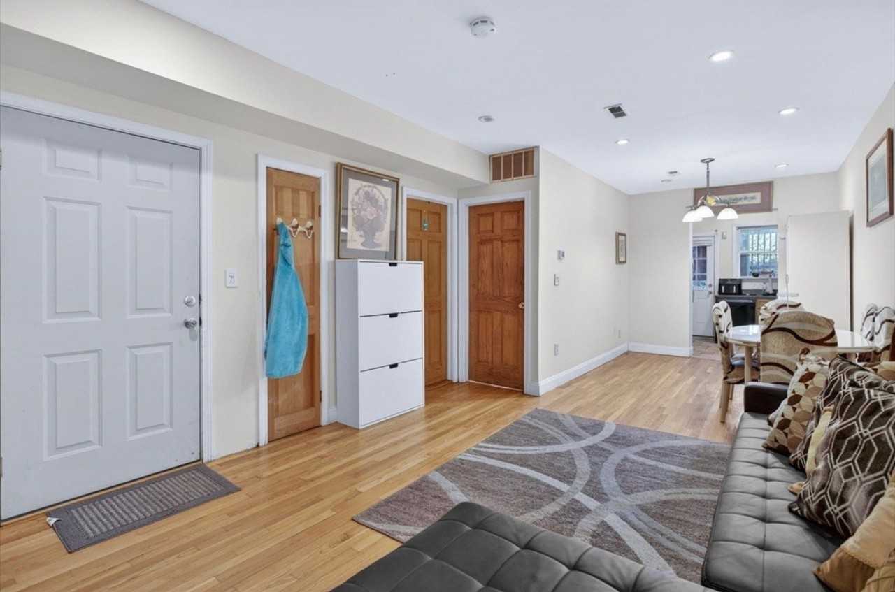 7 Chesterton St #1 - Photo 4 of 11